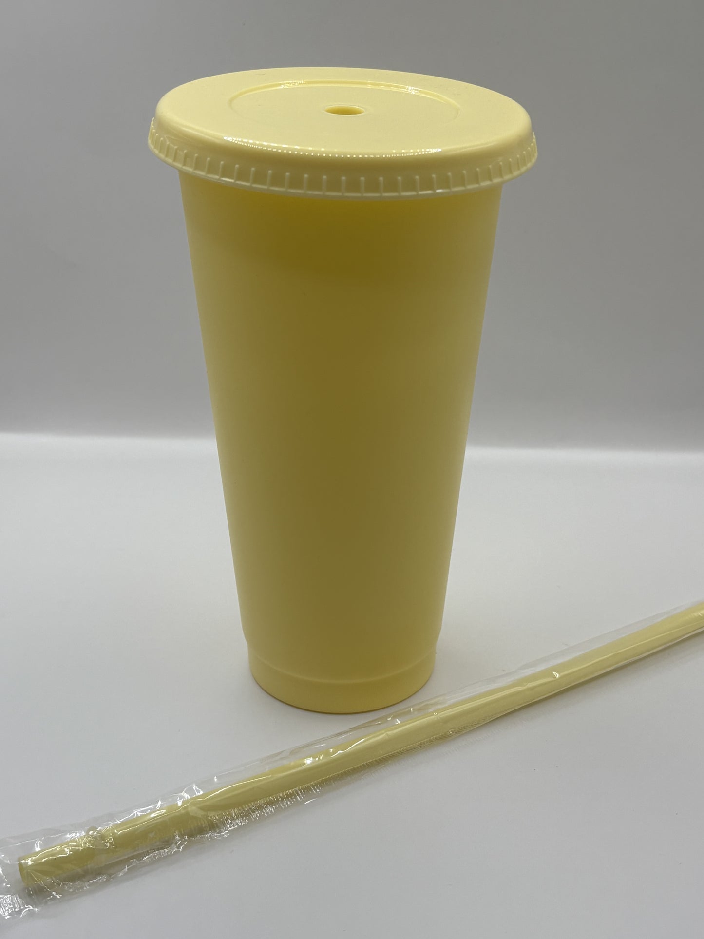 Cup 24oz Pastel Yellow with Lid & Straw
