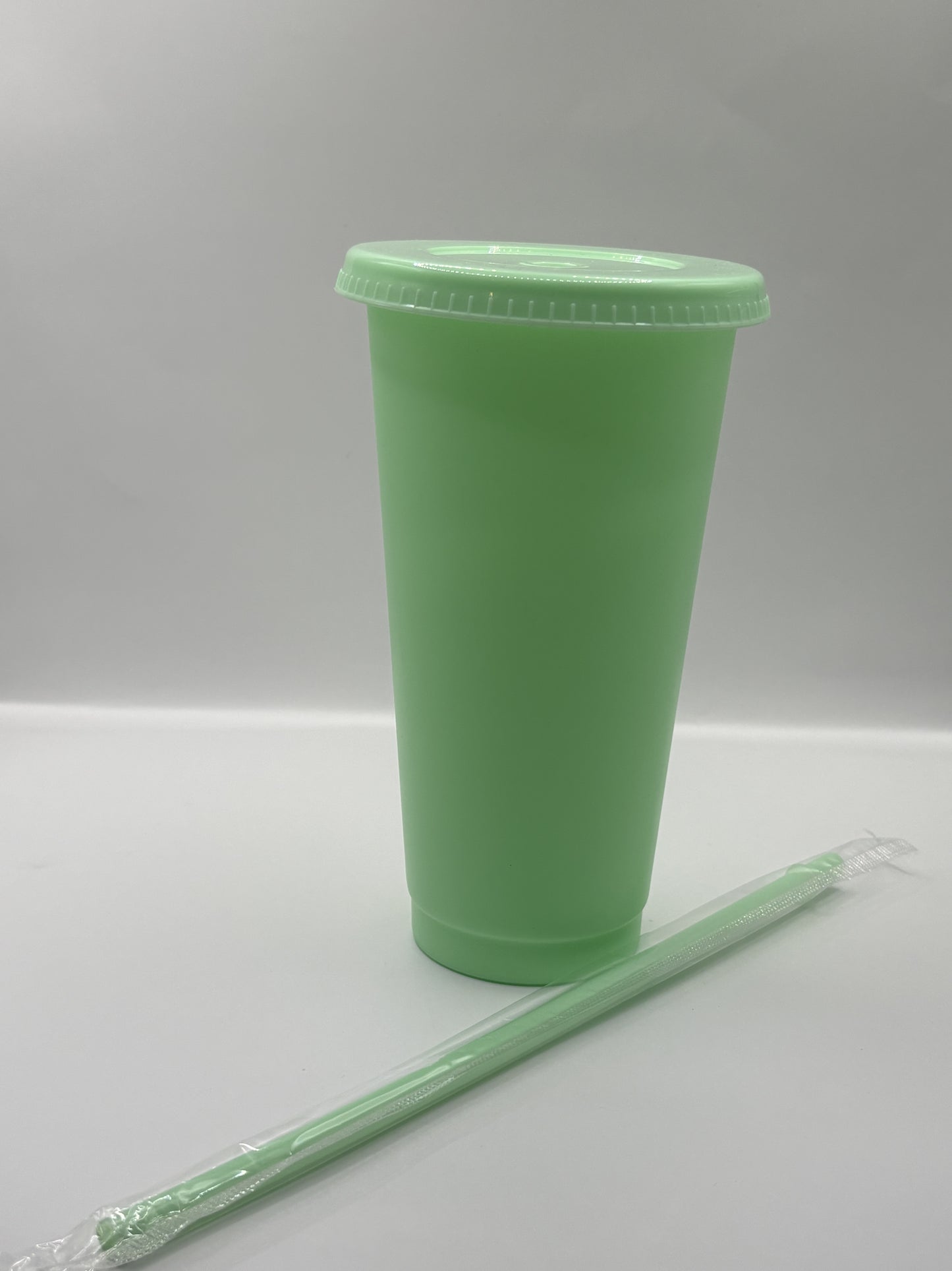 Cup 24oz Pastel Green with Lid & Straw