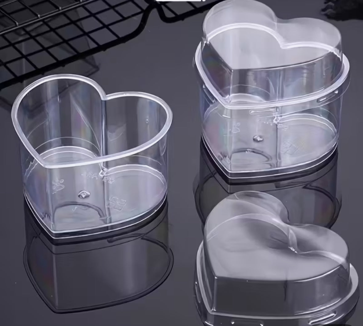Hard Plastic Heart Container & Lid 5oz