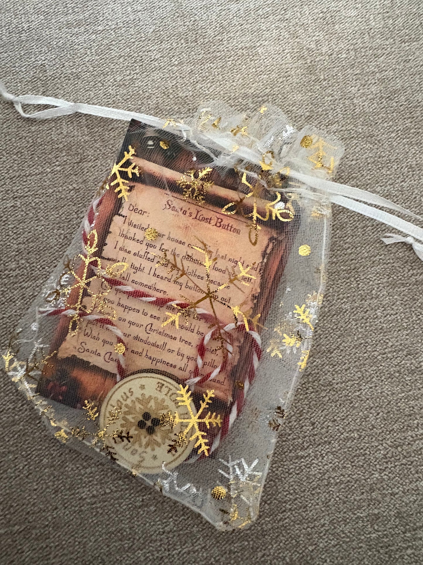 Santas Lost Button Gift Set