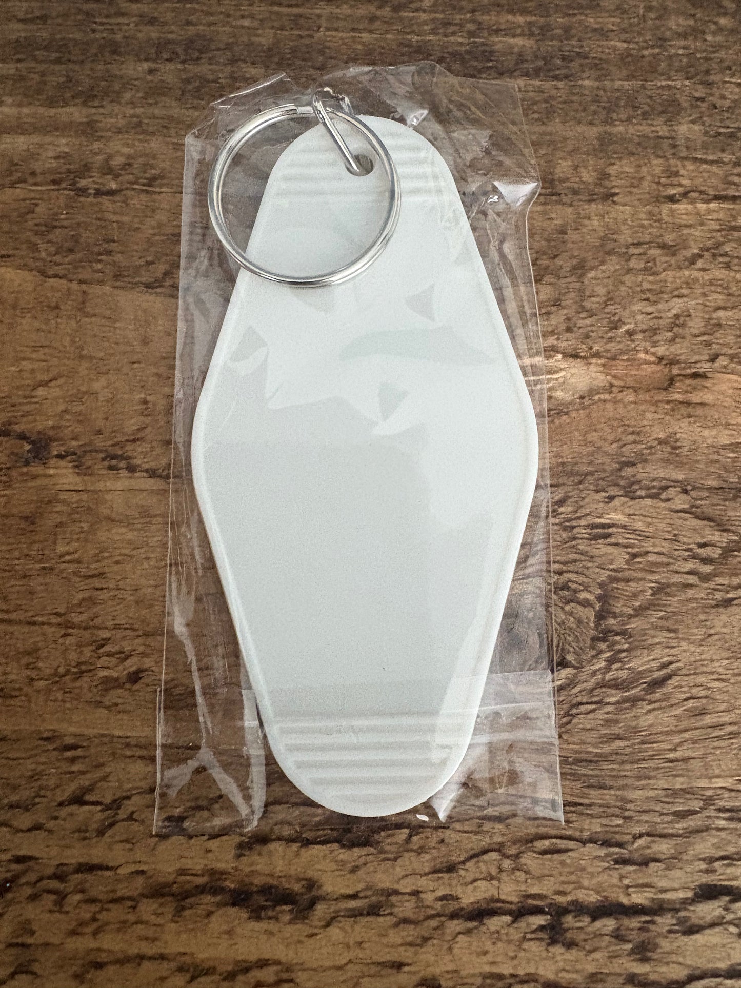 Motel Style Keyring White